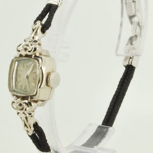 Croton grade A3P vintage ladies&#39; wrist watch, 17 jewels, lovely 14k solid white gold square case