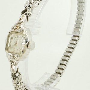 Bulova grade 5AD vintage ladies' wrist watch, 23 jewels, impressive 14k solid white gold oval case