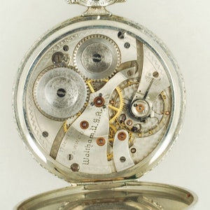 Waltham grade No. 1225 Colonial B vintage pocket watch, 12 size, 17 jewels, silver-toned engraved case, fancy dial image 7