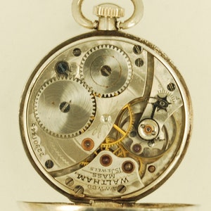 Waltham grade 315 vintage ladies' pocket watch, 3-0 size, 15 jewels, Sterling silver case, Mary Aquinas script image 8