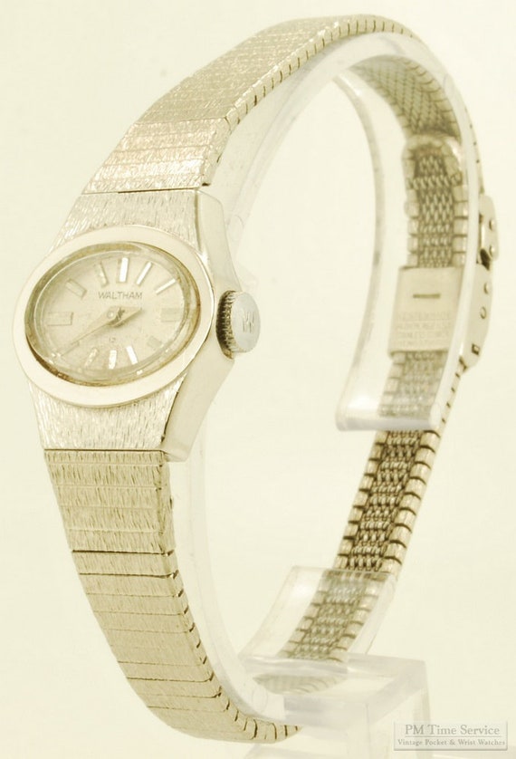 Lot De Deux Montres Vintage Pour Dames - Vendu En L'état, Charme Rétro Assuré