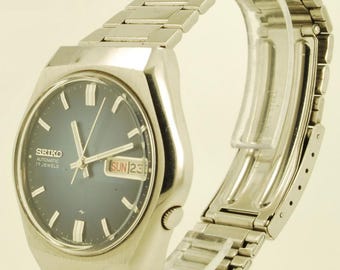 Seiko quickset automatic (self-winding) wrist watch with day & date, 17 jewels, heavy silver-toned and stainless steel water-resistant case