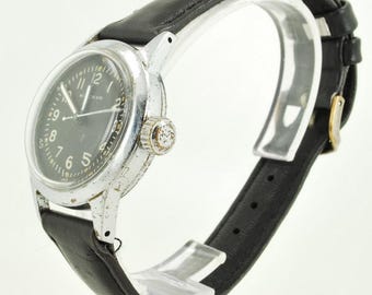 Waltham grade No. 10616 vintage wrist watch, 16 jewels, heavy silver-toned chrome water-resistant round Keystone case