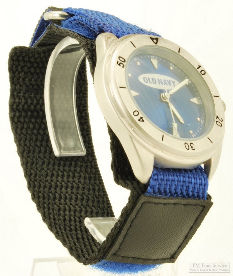 Old Navy quartz wrist watch, heavy chrome & stainless steel case, dark blue dial with sunburst style finish image 2