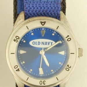 Old Navy quartz wrist watch, heavy chrome & stainless steel case, dark blue dial with sunburst style finish image 3