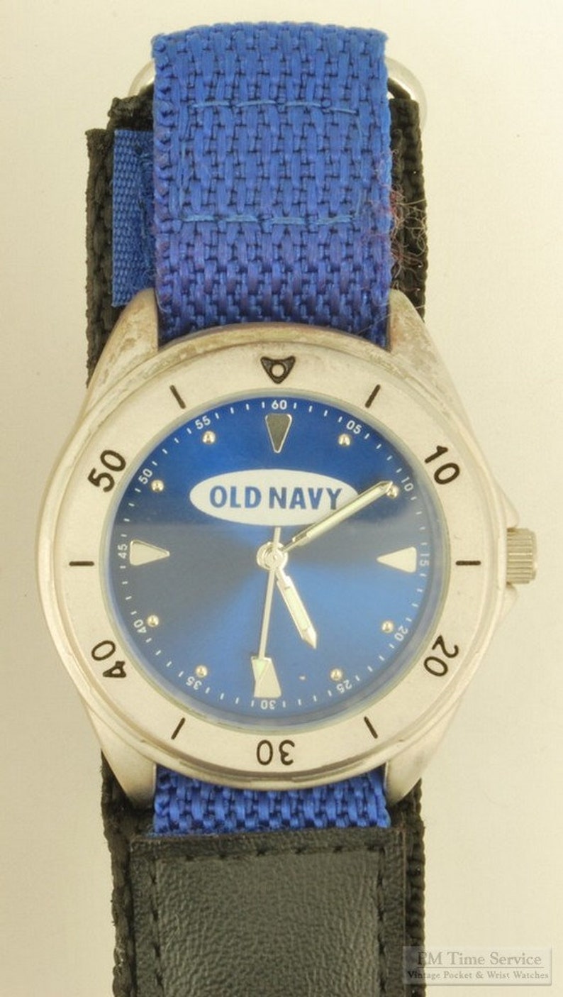 Old Navy quartz wrist watch, heavy chrome & stainless steel case, dark blue dial with sunburst style finish image 3