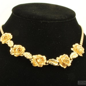 15.5 vintage gold-toned rose-focal choker-style necklace with 3-dimensional roses and engraved leaf-shaped links image 1
