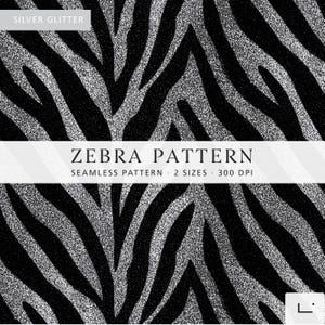 Op de afbeelding: Een naadloos digitaal zebrapatroon met afwisselende zwarte en zilveren glitterstrepen. De afbeelding bevat de tekst SILVER GLITTER, ZEBRA PATTERN, SEAMLESS PATTERN, 2 SIZES en 300 DPI. Het ontwerp toont een dierlijke print met hoog contrast.
