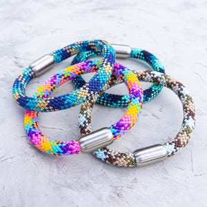 Touwarmband voor buiten met magnetische sluiting Handgemaakte waterdichte polsband Aangepaste outdooraccessoires voor avonturiers Bergbeklimmers reizigers