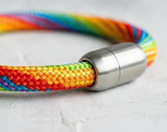 Braccialetto in corda arcobaleno - Braccialetto da polso in corda da vela impermeabile da 6 mm, braccialetto LGBTQ Pride con chiusura magnetica in acciaio inossidabile
