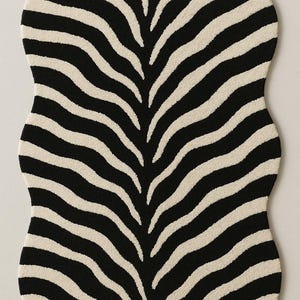 Modern Black and White Zebra Print Hand Tufted Rug – Irregular Wavy Shape Animal Print Carpet for Living Room Bedroom & Office Decor .