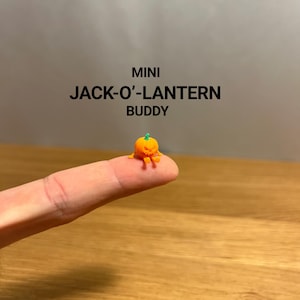 10 x Mini Jack-O’-Lantern Buddy – Tiny Halloween Pumpkin Figurine