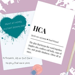 Puede incluir: Dos tarjetas blancas con texto. Una tarjeta tiene un corazón turquesa con las palabras "PRINT AT HOME! INSTANT DOWNLOAD". La otra tarjeta tiene las letras "HCA" y una definición. La parte inferior de la tarjeta dice "Printable, A5 or 5x7 Card".