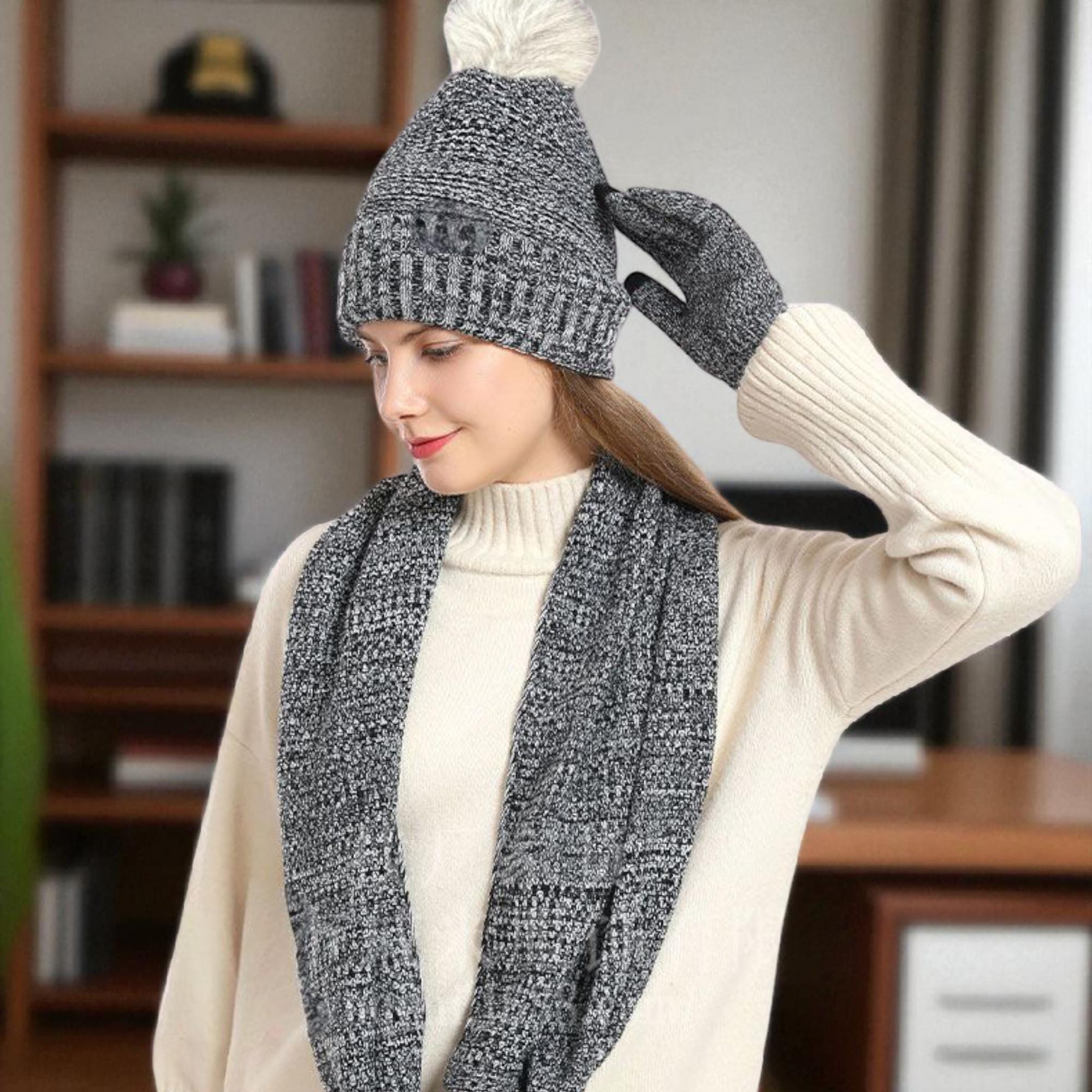 Women's Winter Beanie & Gloves Set - Knitted Pom Pom Hat With Touchscreen Gloves