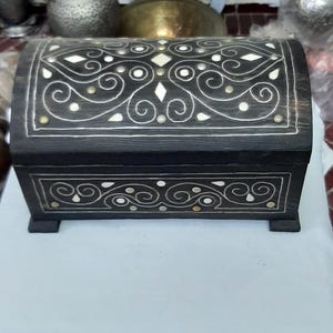 Handmade Wooden Jewelry Box with Inlaid Design – Vintage Style Storage Chest – Keepsake Box Gift&quot;
