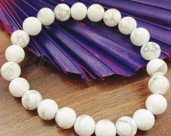 Pulseira Elástica de Howlita | Pulseira com Pedra Preciosa Redonda e Lisa | Pulseira Artesanal com Contas | Joia Delicada | Pulseira Terapêutica Feminina