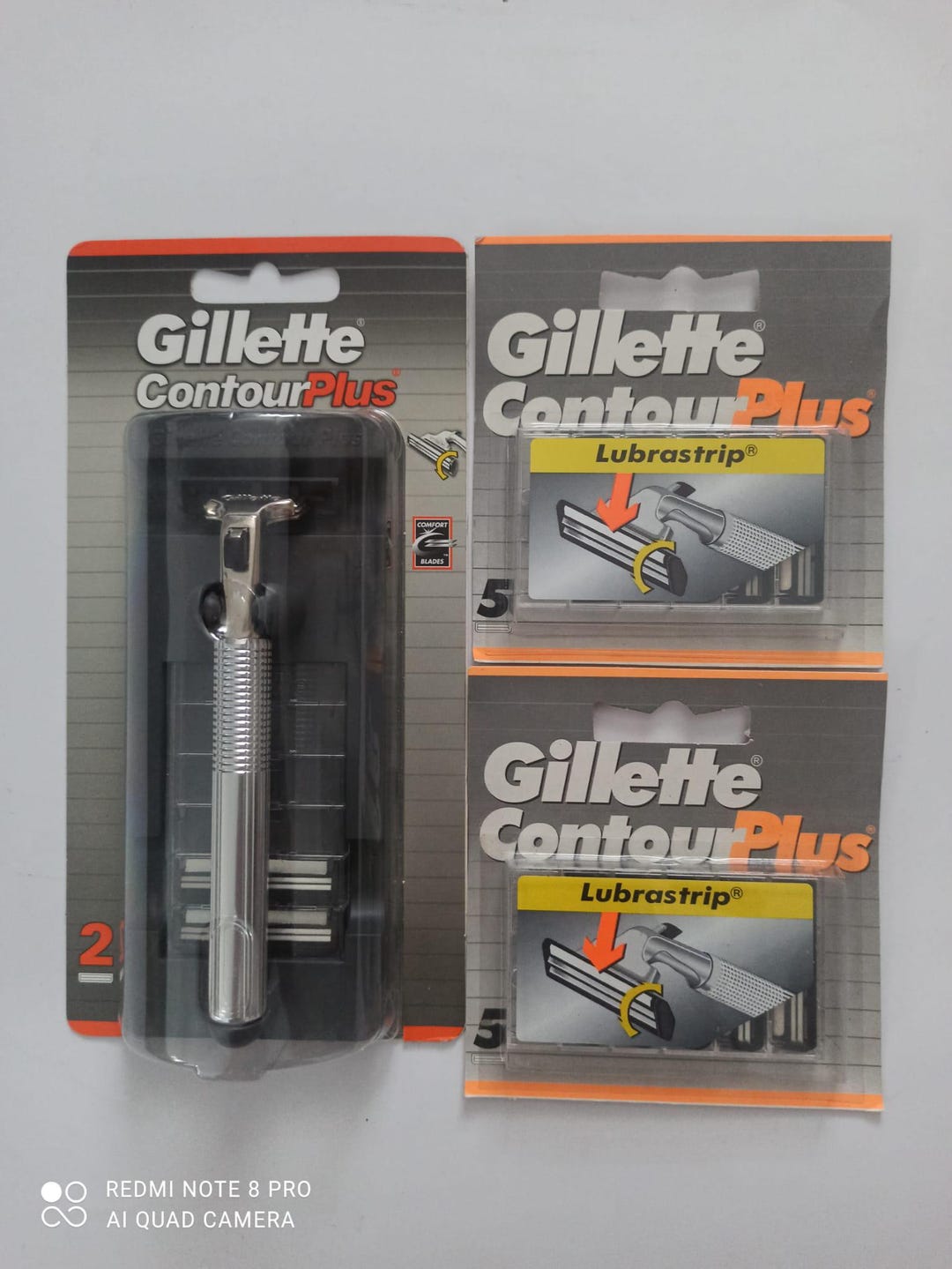 Gillette Contour Plus Razor With 2 Packs of Blades (10 Refills ...