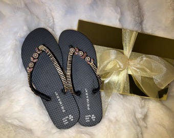 Handmade  Embellished  Flower Flip Flops – Embellished Sandals – Summer Beach Shoes – Chic Beaded Footwear – Custom Sandals for Women