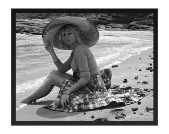 Brigitte Bardot Vintage Photo Print: Retro Hollywood Glamour