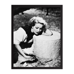 Marlene Dietrich Vintage Photo Print | Retro Hollywood Wall Art | Classic Movie Star Decor| Mid-Century Glamour Poster | Gift for Film Lover
