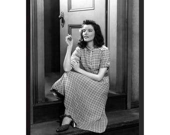 キャサリン・ヘプバーンのヴィンテージ写真：レトロなハリウッドの壁