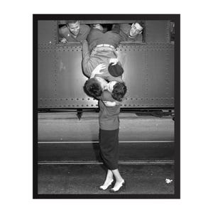 Vintage Photography - Retro Wall Art - Romantic Posters - Korean War Goodbye Kiss, Los Angeles, Sept. 6, 1950