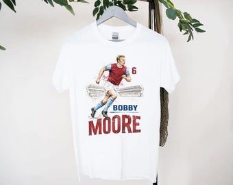 Bobby Moore T-shirt in Mens, Ladies and Kids Sizes