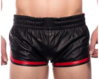 Schwarze Lammleder-Fitnessshorts für Herren mit roten Streifen