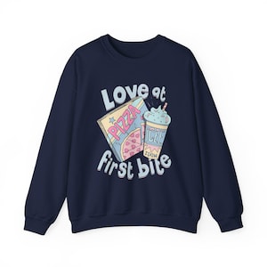 Bluza z okrągłym dekoltem Pizza Love: zabawny prezent dla smakosza