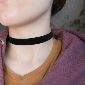 Black Elastic Tattoo Choker | 90s Retro Grunge Jewelry