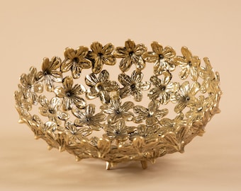 Bol floral en laiton : centre de table artisanal en forme de corbeille de fleurs