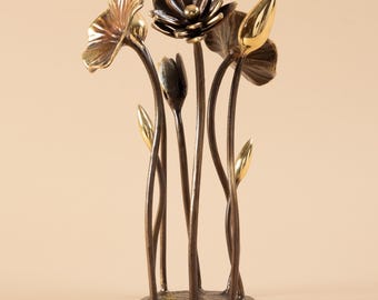 Sculpture de lotus artisanale en laiton : décoration florale élégante pour la maison