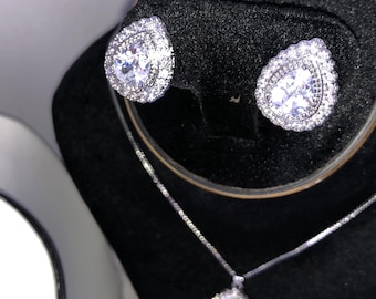 Elegante Teardrop Halskette und Ohrringe Set - Braut, Abschlussball und Geschenk Schmuck - Erhältlich in Türkis, Smaragd, Klar & Blau - Geschenk für Sie