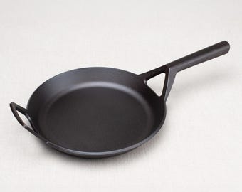 10.5" Frying Skillet - Cast iron handmade in New York