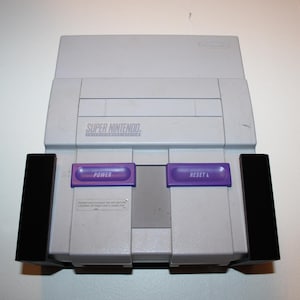 Support mural SNES -- imprimé en 3D