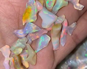 Ethiopische opaal ruwe edelsteen natuurlijk gepolijst ruw