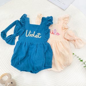 Personalisierter Baby-Strampler mit Rüschen, individueller Name Baumwoll-Gaze-Blasen-Outfit, bestickter Sommer-Jumpsuit für Mädchen, Baby-Hochzeitskleid