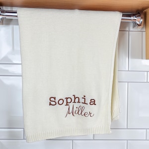 Custom Baby Blanket with Personalized Name, Knit & Embroidered. Soft cotton, ideal baby shower gift—cozy with custom name.