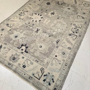 Handmade Oushak Rug – Ash Grey Wool Carpet, Distressed Traditional Pattern (9x12 Ft)