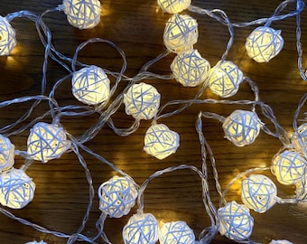 Warm White Rattan Ball String Lights | Cozy Fairy Lights | Bedroom Decor | Wedding Lights | Indoor LED Garland | 30 LEDS | Battery Operated