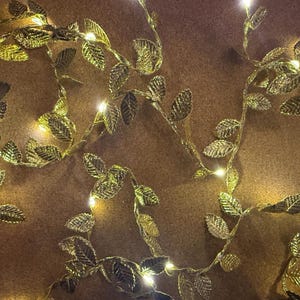 Leaf String Lights - Gold - 20 LEDS - 5M
