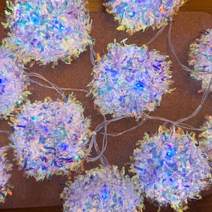 Iridescent Snowball String Lights - 10 LEDS