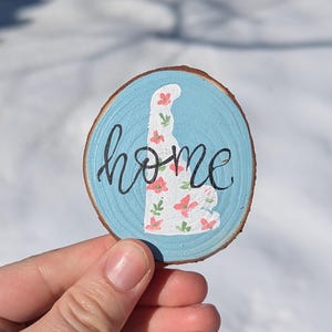 Hand Painted Delaware Magnet: Rustic 302 Area Code Wood Slice
