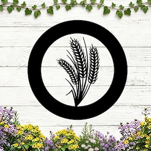 Peut inclure: Motif de tiges de blé noir et blanc à l'intérieur d'un cercle noir. Les épis de blé sont détaillés et stylisés. Le fond est blanc avec un motif de grain de bois, et l'image est encadrée de fleurs et de verdure.