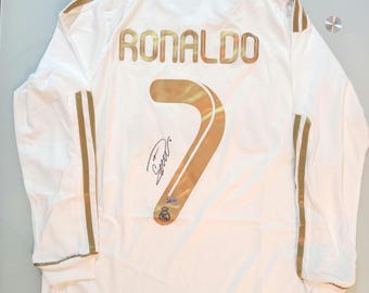 クリスティアーノ・ロナウドのサイン入りジャージ - レアル