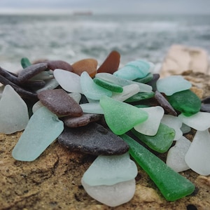 Large Genuine Sea Glass Mix, Bulk Lot 30-80 Pieces (1&quot;- 1 2/3&quot;) for Jewelry & Decor