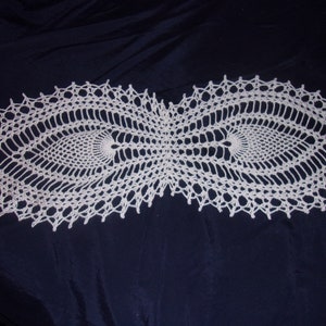 Pineapple Twin Doily, Crocheted Pineapple Lace, 24 inches