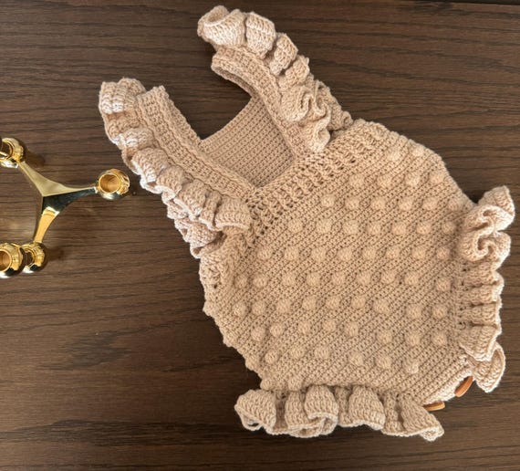Linnea Baby Romper Crochet Pattern PDF: Scandinavian Style, Ruffle Detail (0-18 Months)