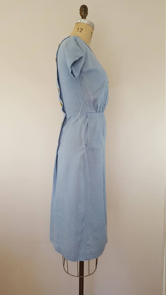 Vintage 1960s Dress / Baby Blue Linen Dress / Fit… - image 3