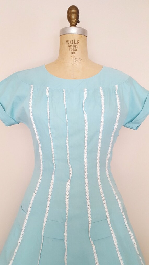 Vintage 1950s Dress / Aqua Blue Cotton Dress / Ru… - image 5